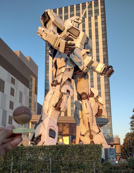 Gundam Unicorn life size statue