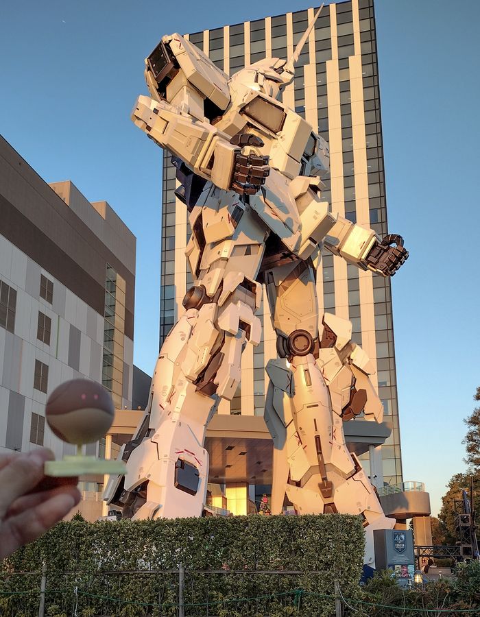 Gundam Unicorn life size statue